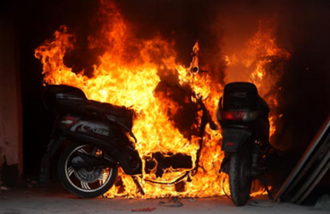 小區(qū)推廣安裝充電樁 改善私拉飛線充電亂象